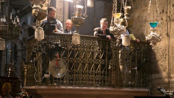 Ο Κυριάκος Γεροντόπουλος μετέφερε το Άγιο Φως από τα Ιεροσόλυμα, στην Αθήνα, στη Λάρισα και στην Αλεξ/πολη.