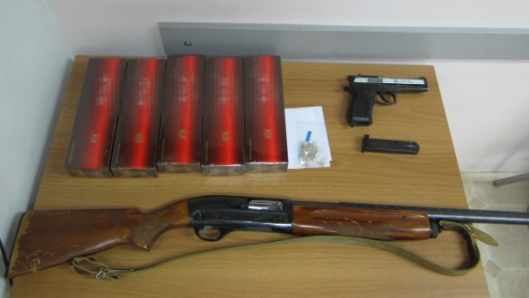 Σύλληψη ημεδαπού για εισαγωγή ναρκωτικών στην ελληνική επικράτεια, παράνομη οπλοκατοχή και κατοχή λαθραίων τσιγάρων