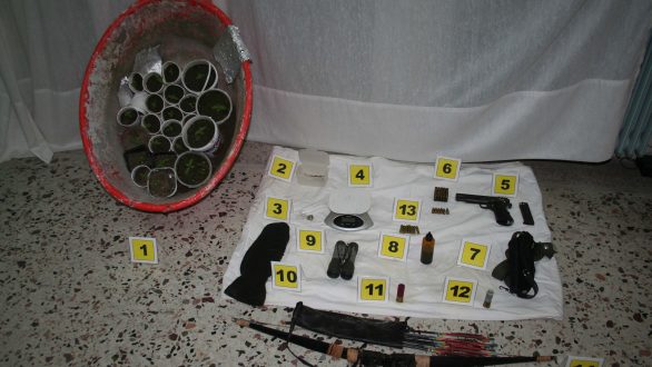 Σύλληψη ημεδαπού για καλλιέργεια φυτών κάνναβης, κατοχή ναρκωτικών και παράνομη οπλοκατοχή