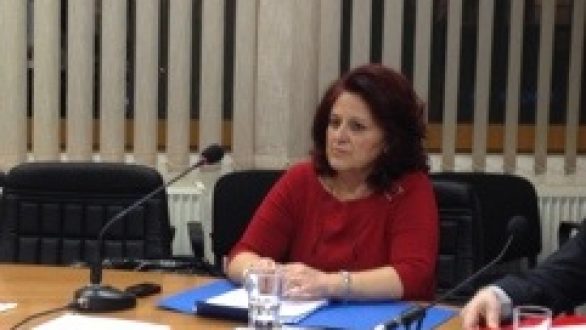 Ροροπούλου Vs Χαμαλίδη: “ΔΕΝ επιτρέπεται να κρύβονται κάποιοι πίσω από το δάχτυλο τους και να υποκρίνονται τους νόμιμους και τους ηθικούς”