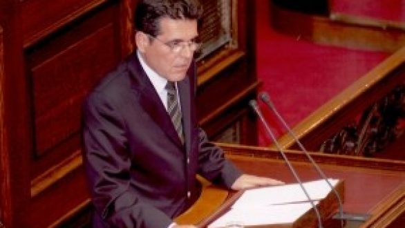 Δερμεντζόπουλος: Έρευνα για ενδεχόμενο παραχάραξης της διαδικασίας των εξετάσεων