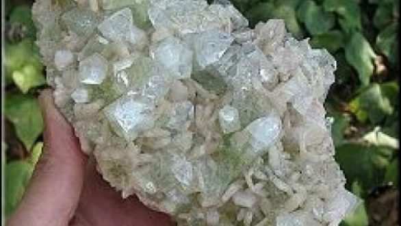 Άδεια εκμετάλλευσης για τον ζεόλιθο των Πετρωτών