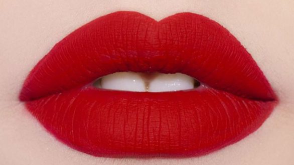 Πώς θα κάνετε το γυαλιστερό κραγιόν σας ματ!