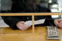 Επιστρέφονται πινακίδες και άδειες λόγω Χριστουγέννων