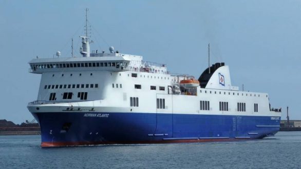 Φωτιά σε πλοίο με 466 επιβαίνοντες που εκτελεί το δρομολόγιο Πάτρα-Αγκόνα