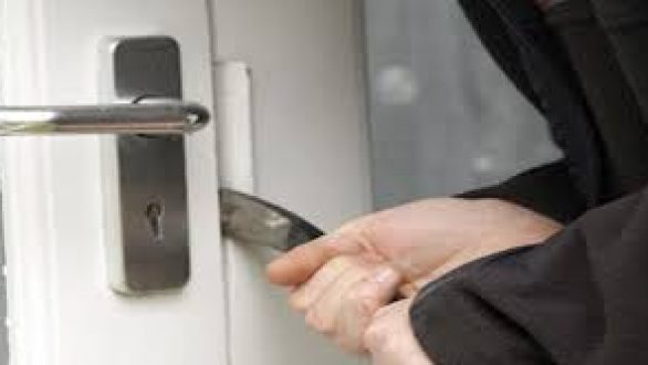 29χρονος διέρρηξε κατάστημα στο Διδυμότειχο