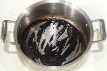 4 τρόποι για να καθαρίσεις μια κατσαρόλα με καμένο φαγητό