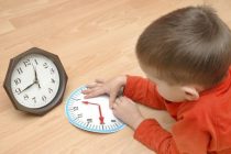 Αυτοί είναι οι τρόποι για να μάθει ένα παιδί την ώρα εύκολα!