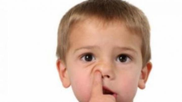 Για ποιο λόγο ένα παιδί σκαλίζει τη μύτη του!