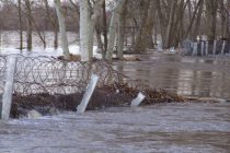 Αγκάθι για την κυβέρνηση ο φράχτης