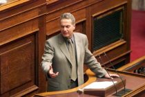 Στην Αλεξανδρούπολη για τα κρούσματα οζώδους δερματίτιδας ο Σγουρίδης