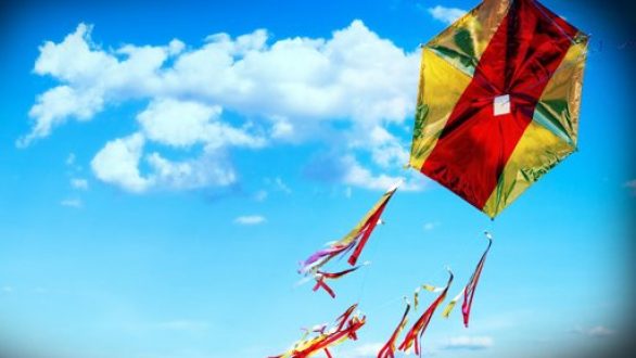 Προσοχή στο πέταγμα χαρταετών συνιστά ο ΔΕΔΔΗΕ