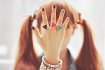 Πώς να βγάλεις το ημιμόνιμο μανικιούρ στο σπίτι