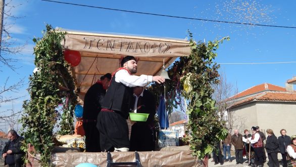 Το παραδοσιακό έθιμο του Μπέη στον Πεντάλοφο.
