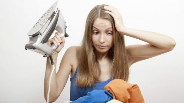 Δεν προλαβαίνεις να σιδερώσεις τα ρούχα σου; Να τι μπορείς να κάνεις!