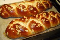 Συνταγή:αφράτα λαχταριστά τσουρέκια!