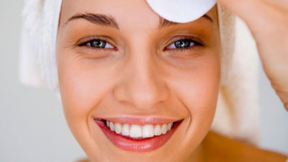 Μάθε να αφαιρείς το μακιγιάζ σου με ό,τι έχεις στο σπίτι σου!