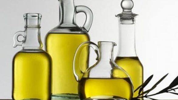 8 Εκπληκτικές Χρήσεις με το Ελαιόλαδο που θα σας Διευκολύνουν τη Ζωή