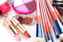 Πώς να οργανώσετε τα καλλυντικά σας