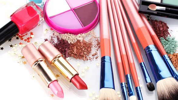 Πώς να οργανώσετε τα καλλυντικά σας