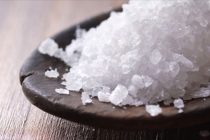 7 Πράγματα που μπορείτε να καθαρίσετε μόνο με αλάτι