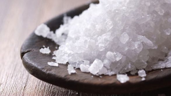 7 Πράγματα που μπορείτε να καθαρίσετε μόνο με αλάτι