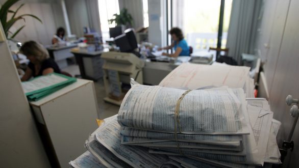 Μόνο ένας τους έξι φορολογούμενους έχει υποβάλει ως τώρα τη φορολογική του δήλωση