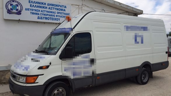 Σύλληψη διακινητή μεταναστών στη Μάνδρα Έβρου