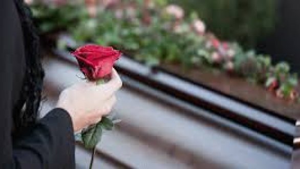 Περίεργα γεγονότα σε διάφορα γραφεία τελετών