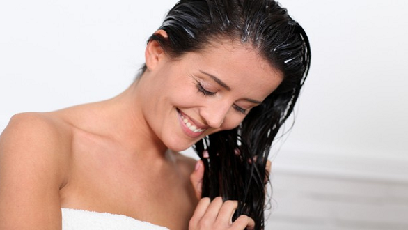 Επανορθωτική μάσκα μαλλιών με μπύρα