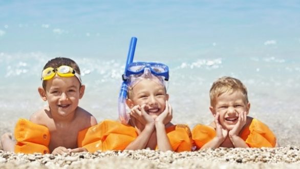 Παιδιά: Συμβουλές για ασφάλεια στην παραλία και την πισίνα