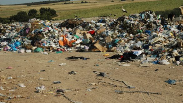 Στα χέρια των Δήμων περνάει η διαχείριση των σκουπιδιών