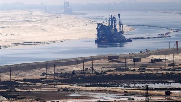 Η ιστορία της διώρυγας του Σουέζ από τον 19ο αιώνα έως τα τωρινά εγκαίνια της διεύρυνσης