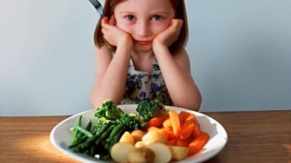 10 απλοί τρόποι για να φάει λαχανικά