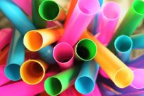 5 Απίστευτα Πράγματα που Μπορείτε να Κάνετε με τα Καλαμάκια