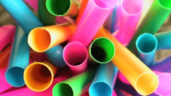 5 Απίστευτα Πράγματα που Μπορείτε να Κάνετε με τα Καλαμάκια