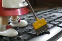 Πώς να Καθαρίσετε το Πληκτρολόγιο