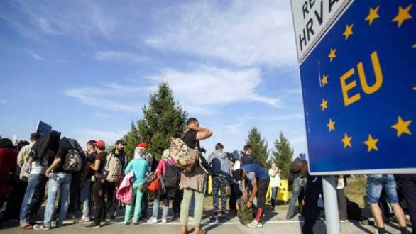 Περιφρούρηση των συνόρων ζητούν οι Ευρωπαίοι και ενισχύουν τις χώρες υποδοχής