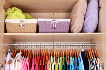 5 Tips για το πιο εύκολο μάζεμα των καλοκαιρινών ρούχων!