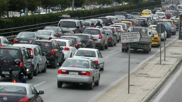 Ανατροπές στα τέλη κυκλοφορίας. Θα υπολογίζονται με βάση την αξία του αυτοκινήτου