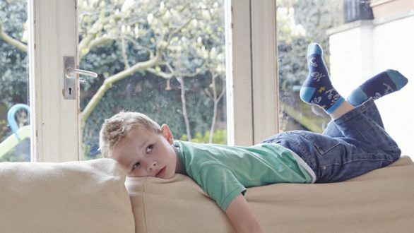 Πότε ένα παιδί μπορεί να μείνει μόνο του στο σπίτι