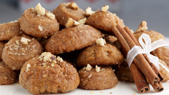 Πώς θα φτιάξετε μελομακάρονα αυτές τις γιορτές