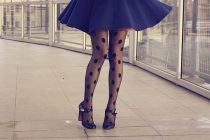 Χρησιμοποιήστε το σκισμένο καλσόν σας με 3 τρόπους