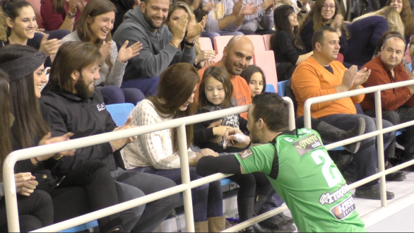 Ο Χήρας πήρε την χείρα !