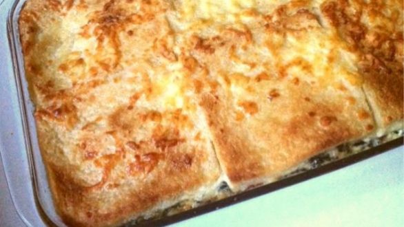 Σπανάκι ογκρατέν με μπέικον, τυρί και ψωμί του τοστ