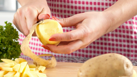 Πετάτε τις φλούδες από τις πατάτες; Όχι πια!