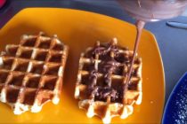Πως να φτιάξετε βάφλες χωρίς βαφλιέρα