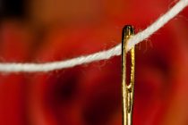 Μάθετε να περνάτε την κλωστή από τη βελόνα αμέσως