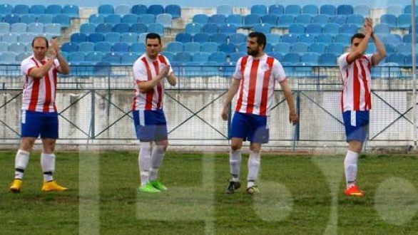 Στον Ορέστη  ο Τζουμακίδης