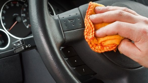 Πώς να καθαρίσετε τα καθίσματα του αυτοκινήτου